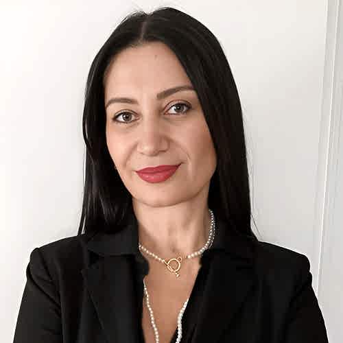 Av. Elif Özel Yücetürk